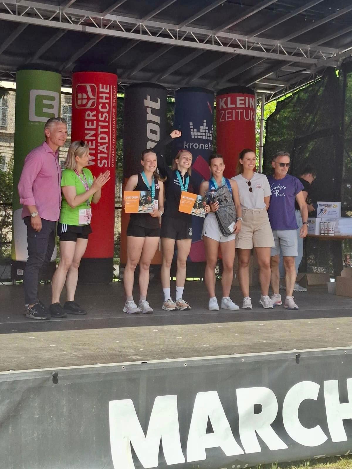 Emily Adenstedt und Anna Gröll bei der Siegerehrung des Ladies Run Graz 2026